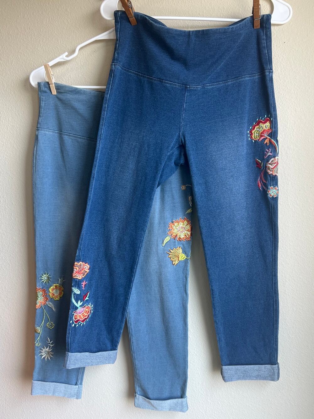 SlimSation Floral Embroidered Size Small Pull On Cropped Denim Pants Lot of 2